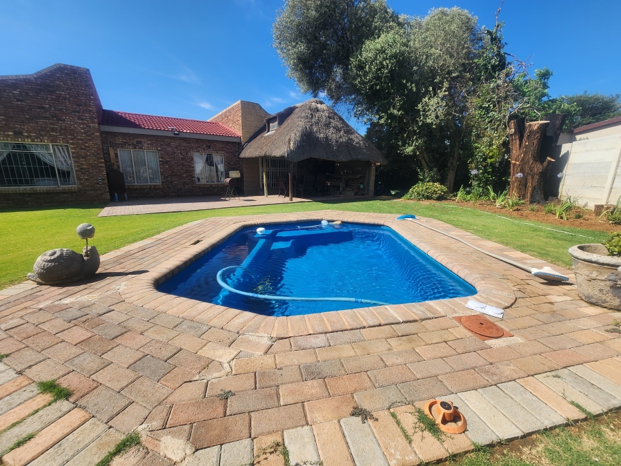 3 Bedroom Property for Sale in Riebeeckstad Free State